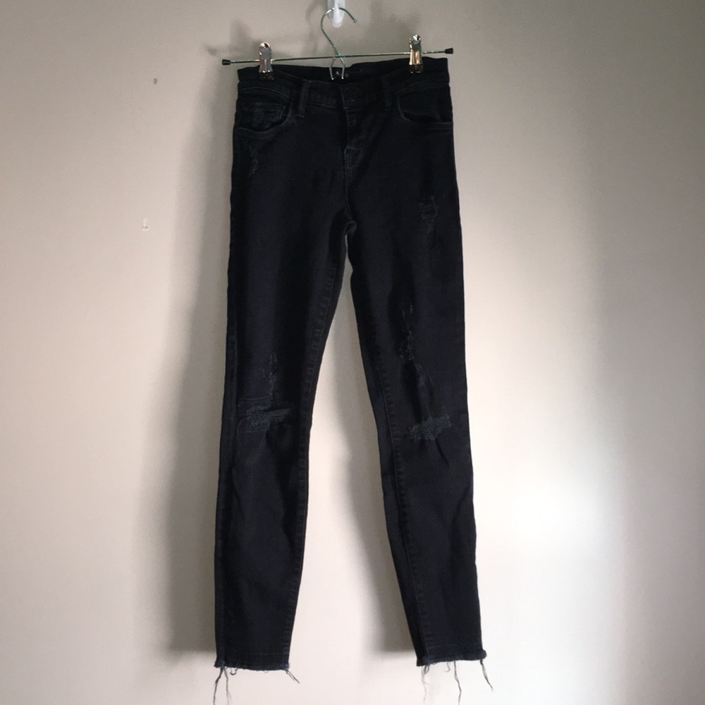Major SALE‼️J Brand distressed jeans size 24